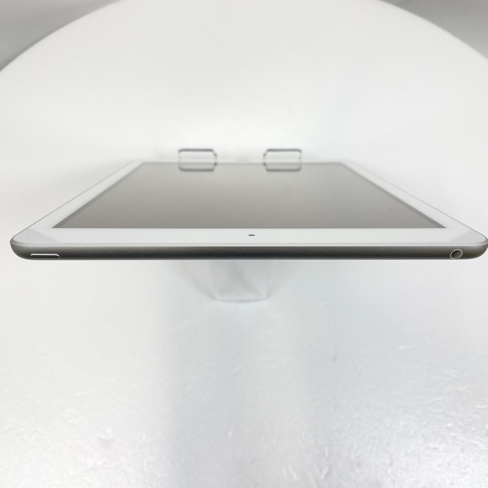 Apple iPad 第6世代 Wi-Fi 32GB シルバー Jランク - メルカリ