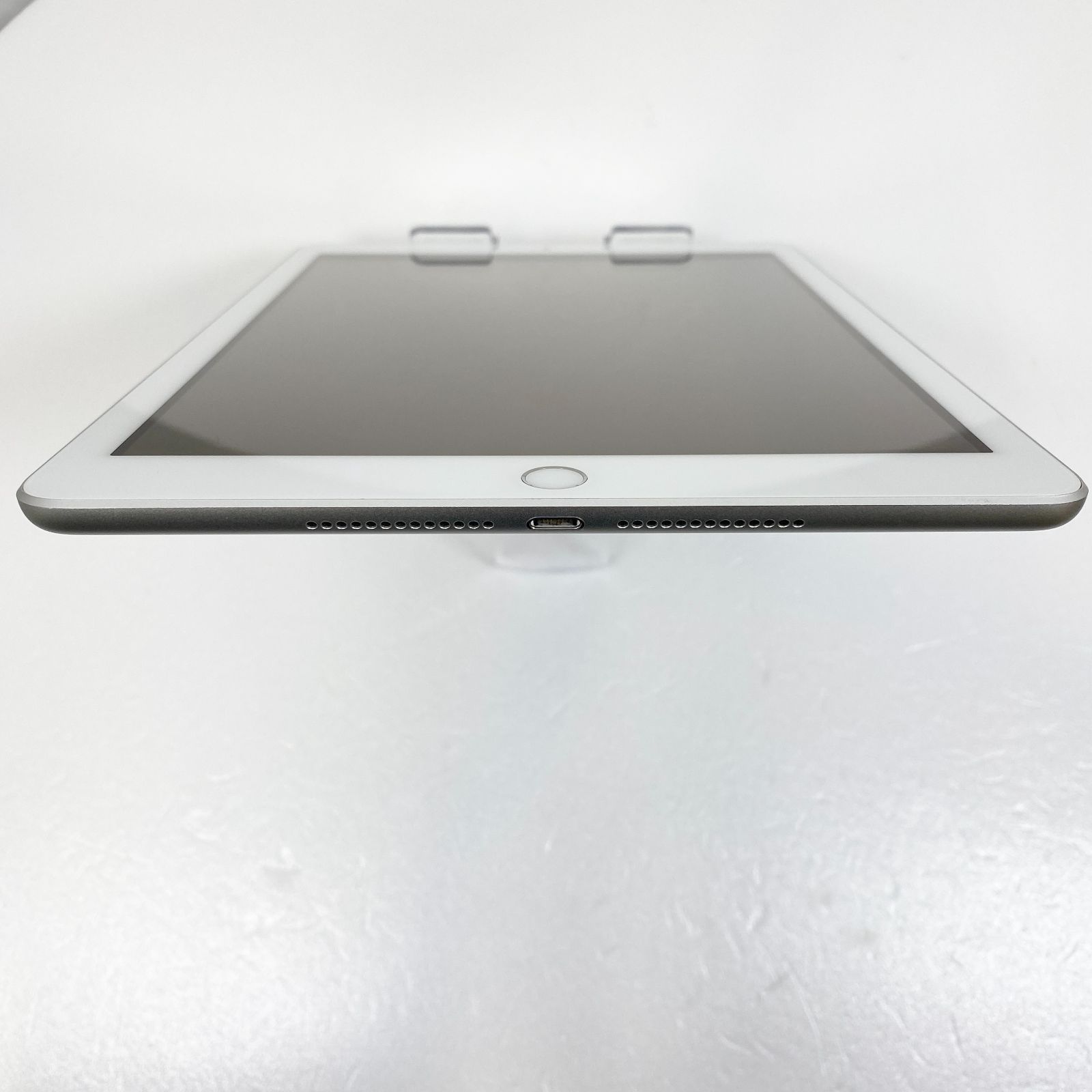 Apple iPad 第6世代 Wi-Fi 32GB シルバー Jランク - メルカリ