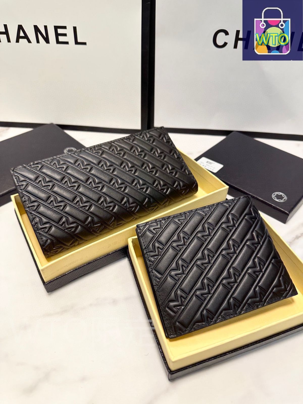 未使用級 モンブラン 長財布 二つ折り レザー ブラック 小銭入れ有 MONTBLANC（筆記具、時計） MONTBLANC モンブラン 二つ折り長財布 MST