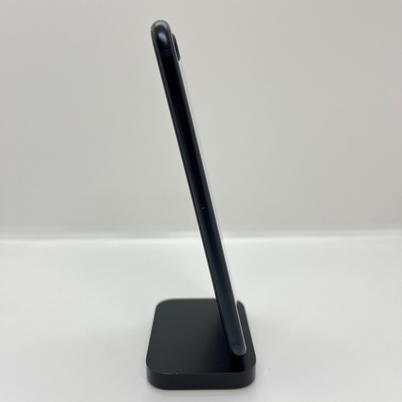 【バッテリー残量100%】iPhone SE3 ミッドナイト 64GB iPhoneSE3 64GB バッテリー100% ミッドナイト - メルカリ