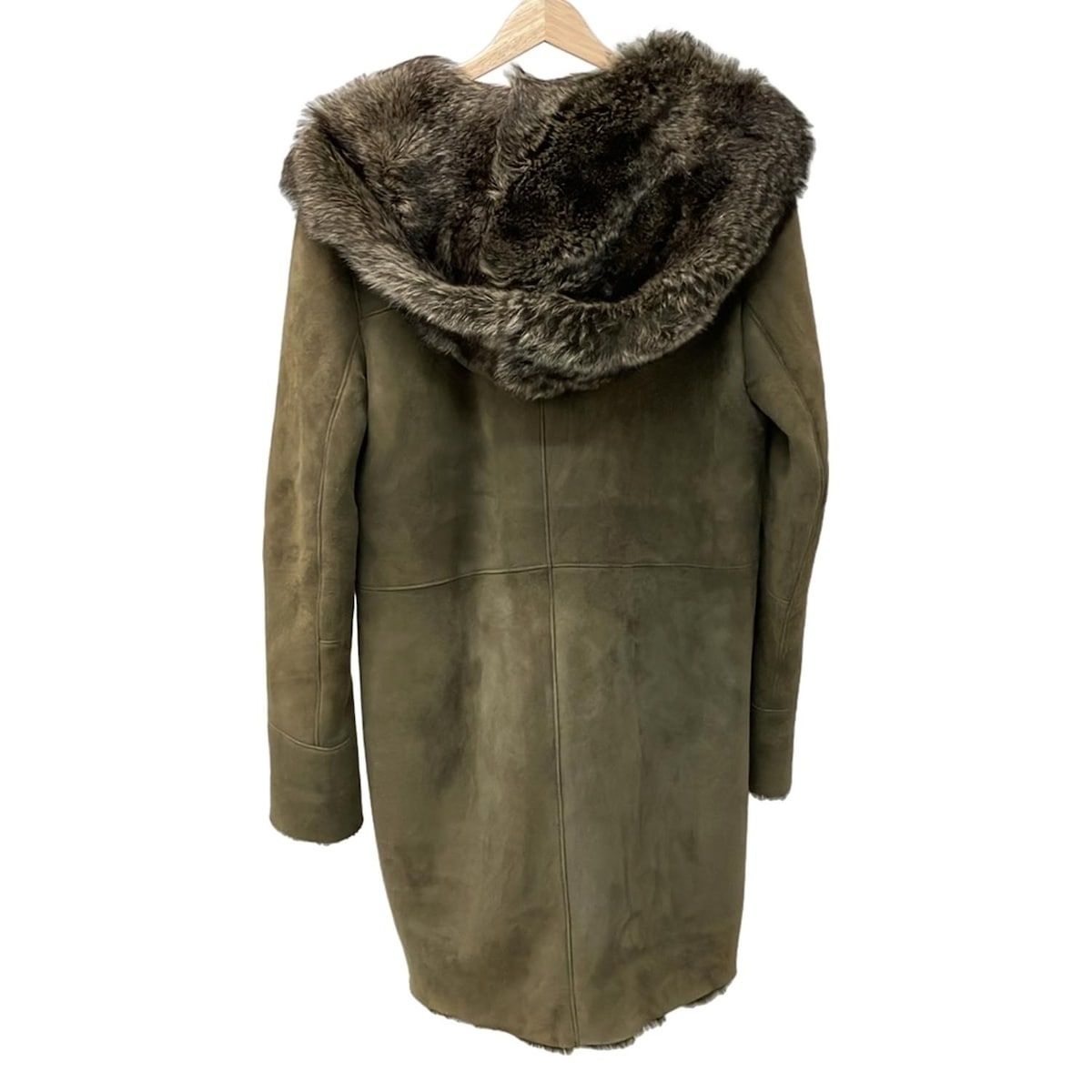 24時間限定お値下げ！PEAU D'ANE ポーダンヌショート丈ムートンコート PEAUD'ANE(ポーダンヌ) ダッフルコート サイズ38 M レディース カーキ