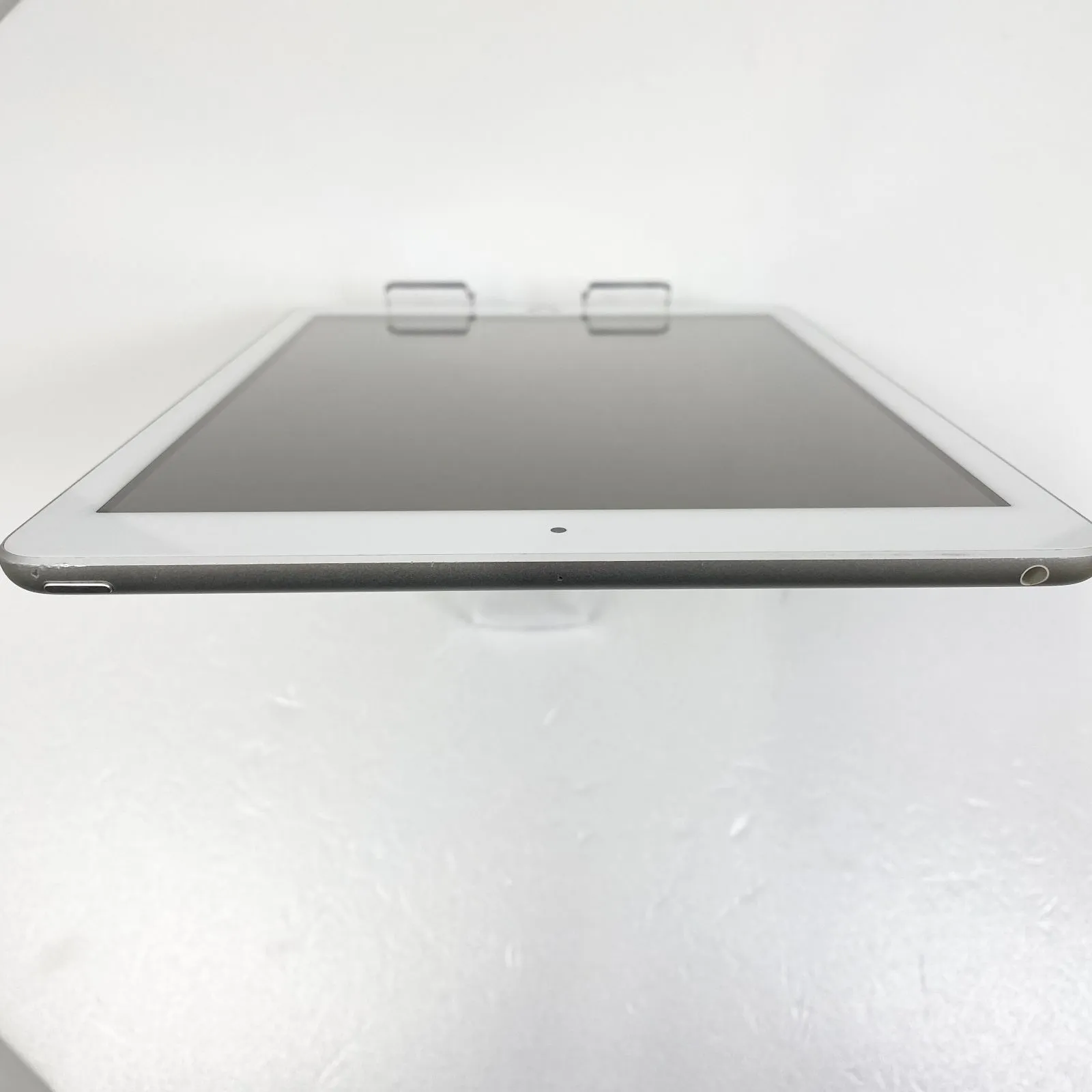 タブレット Apple iPad 第6世代 Wi-Fi 32GB シルバー Jランク