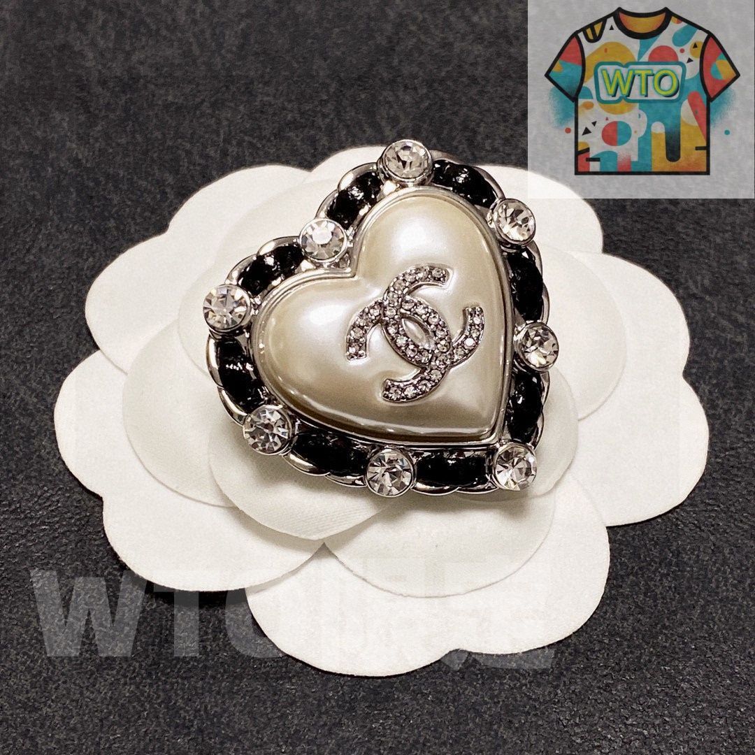 今日特価】Chanel シャネル 新入荷 シルバー & ブラックレザー ハート