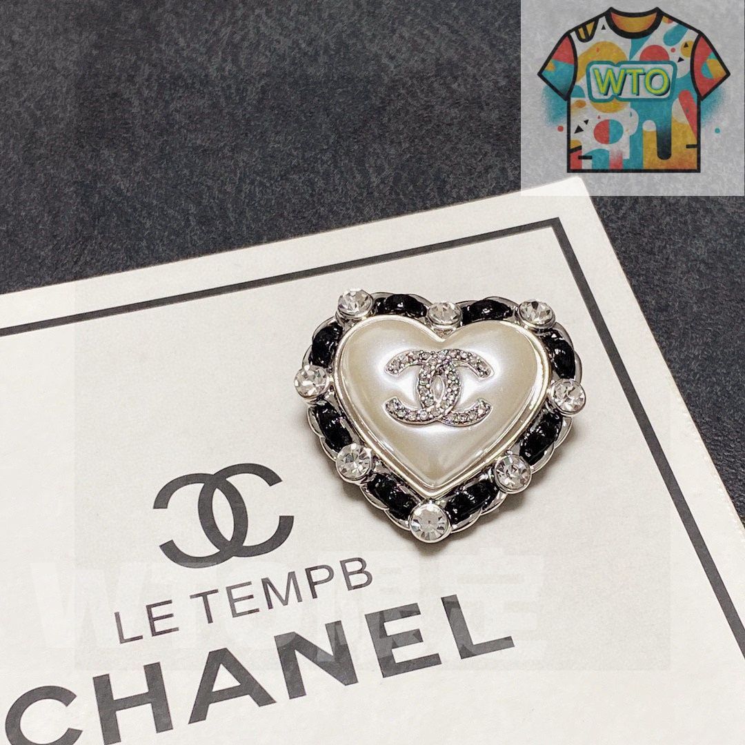CHANEL ハート型ブローチ 鍵付き シャネル CHANEL ブローチ ハート 鍵 アクセサリー