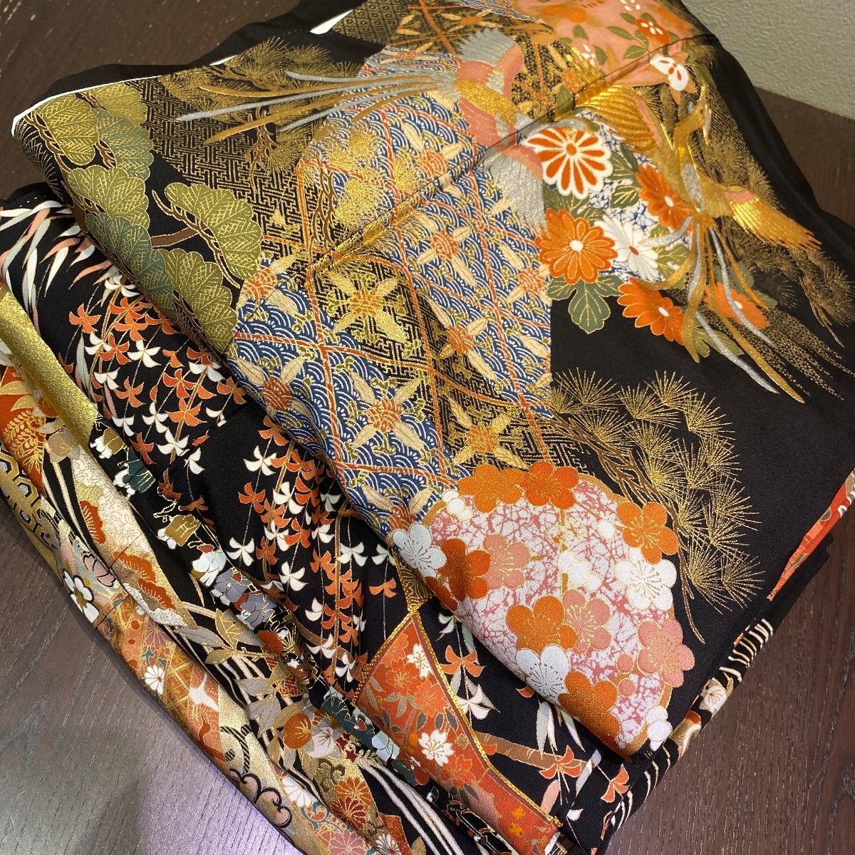 【着物まとめ売り】　正絹留袖5枚　　着用可　リメイク素材　目立った汚れなし まとめ売り】正絹留袖5枚 リメイク素材 ハンドメイド向け - メルカリ