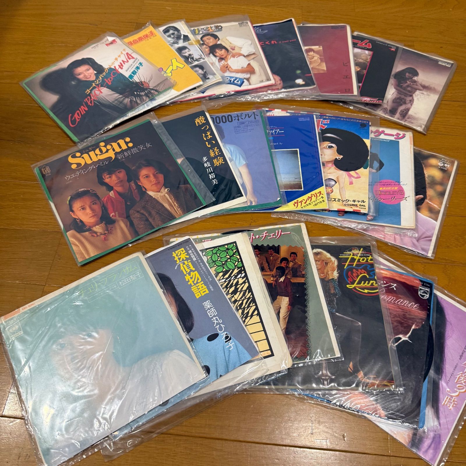 BOØWY CD レコード オマケ付き 計22 点 まとめ売り BOØWY CD レコード オマケ付き 計22 点 まとめ売り