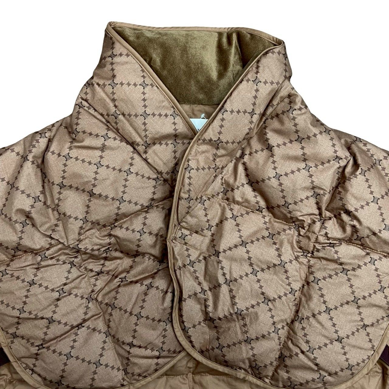 【美品】CELINE セリーヌ　ダウンフェザー　ベスト　マカダム柄　ブラウン 美品】CELINE セリーヌ ダウンフェザー ベスト マカダム柄 ブラウン