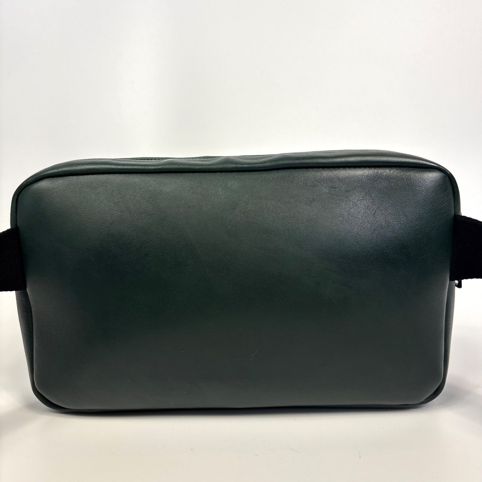 ボッテガヴェネタ☆レザー編み込みショルダーバッグ ボッテガヴェネタ☆レザー編み込みショルダーバッグ レザー編み込み