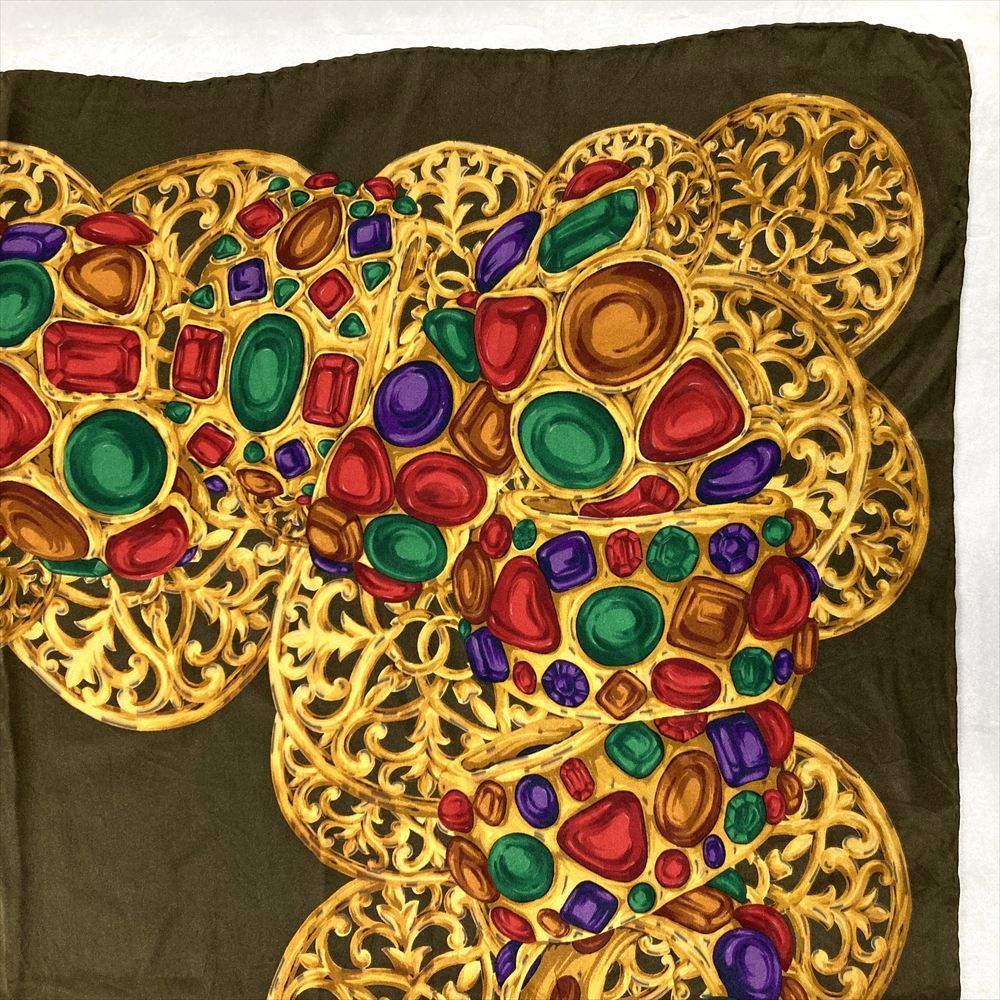 シャネル CHANEL グリポア スカーフ カーキ ビジュー 宝石 レディース