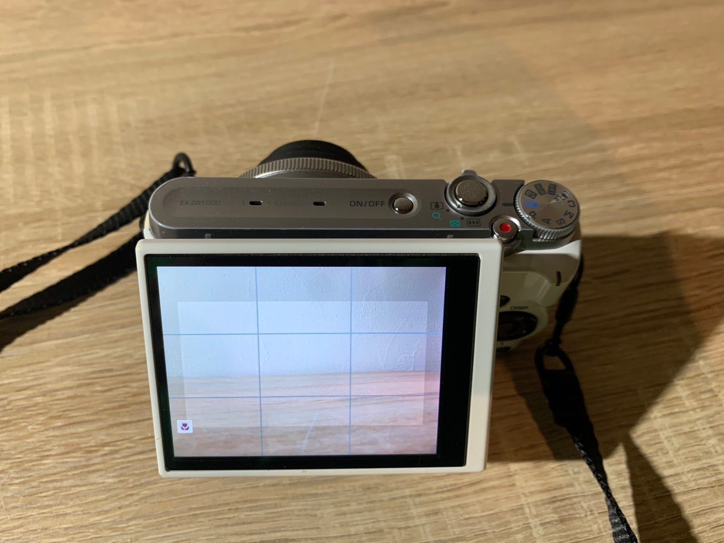 6622 Casio EXILIM EX-ZR1000 ホワイト デジカメ - メルカリ