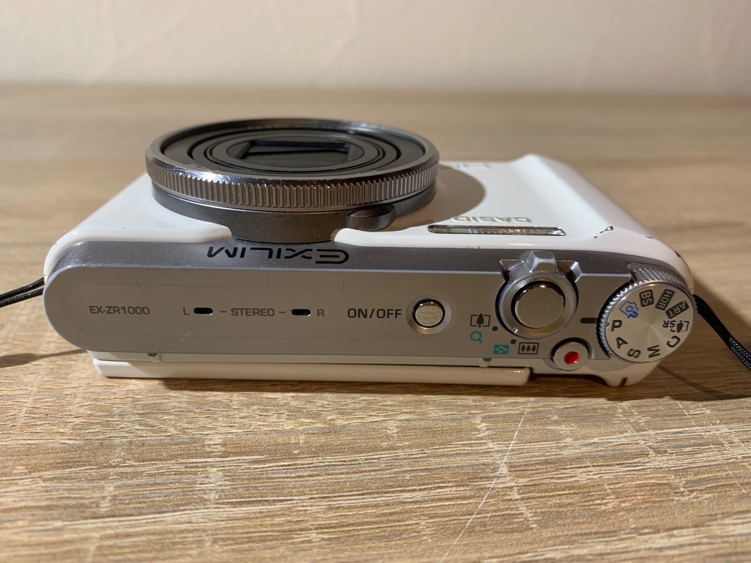 6622 Casio EXILIM EX-ZR1000 ホワイト デジカメ - メルカリ
