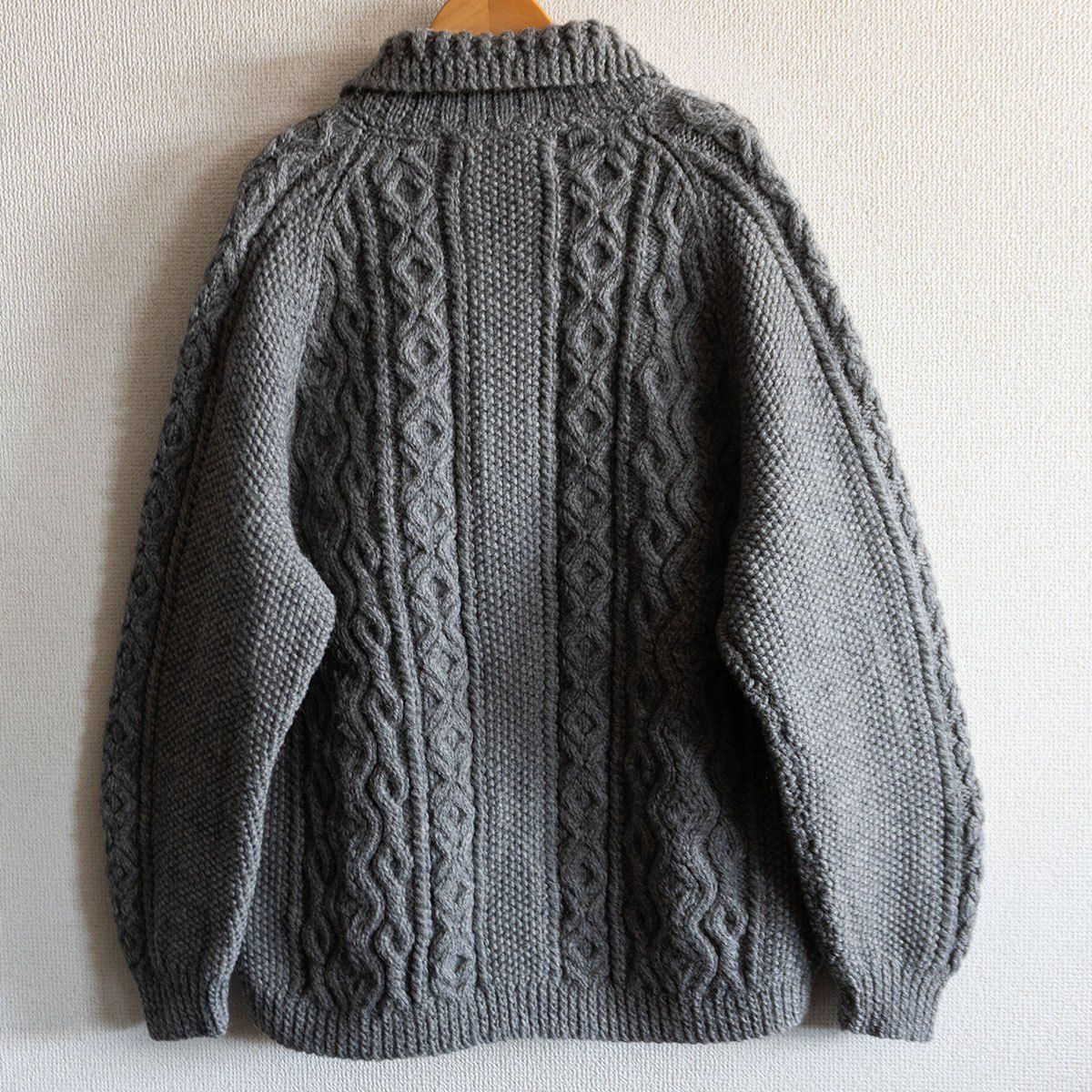 Inverallan ケーブル編みウールセーター グレー Inverallan ケーブル