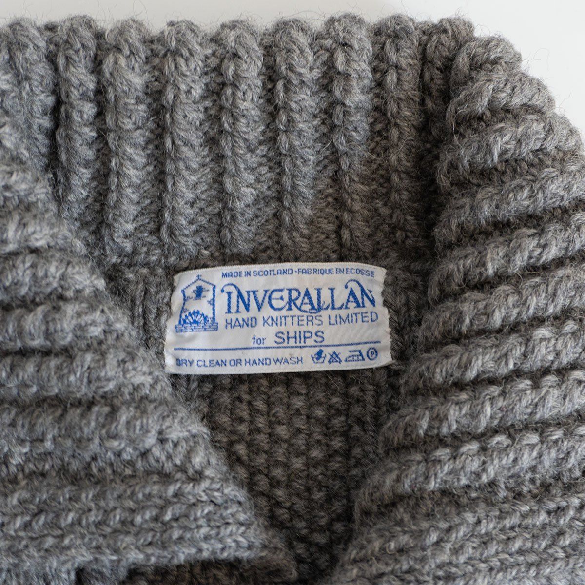 Inverallan ケーブル編みウールセーター グレー Inverallan ケーブル