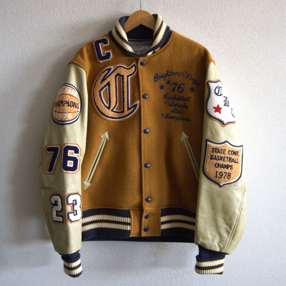 美品】WHITESVILLE【フルデコ レザースリーブ スタジャン】38