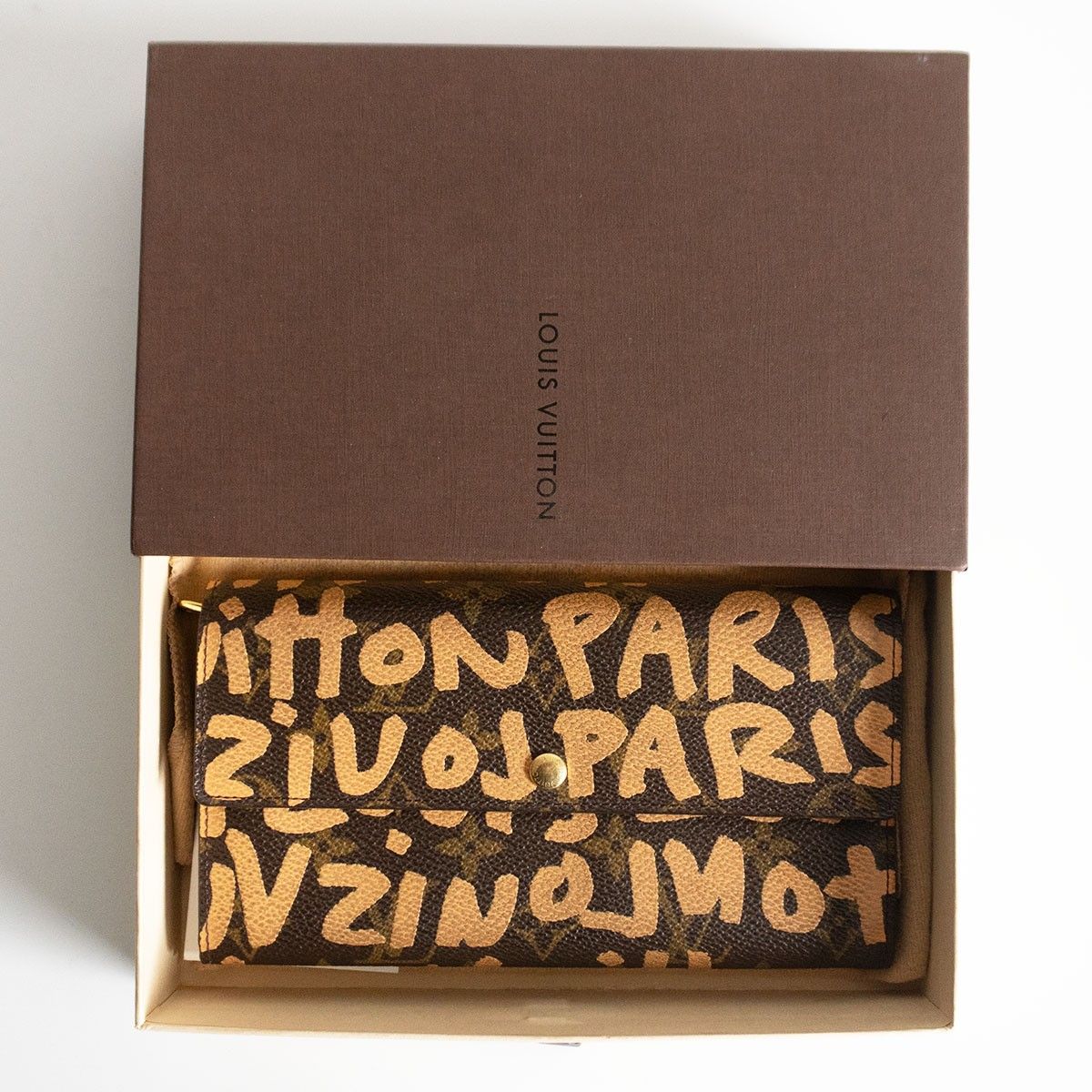 高級品】LOUIS VUITTON【M92189/モノグラムグラフィティポルトモネ