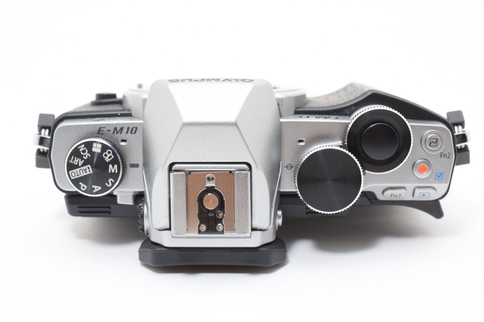 #39a ショット数165回 極上品! オリンパス OM-D E-M10 ボディ ☆極上☆ オリンパス OLYMPUS OM-D E-M10 Mark IV ボディ シルバー