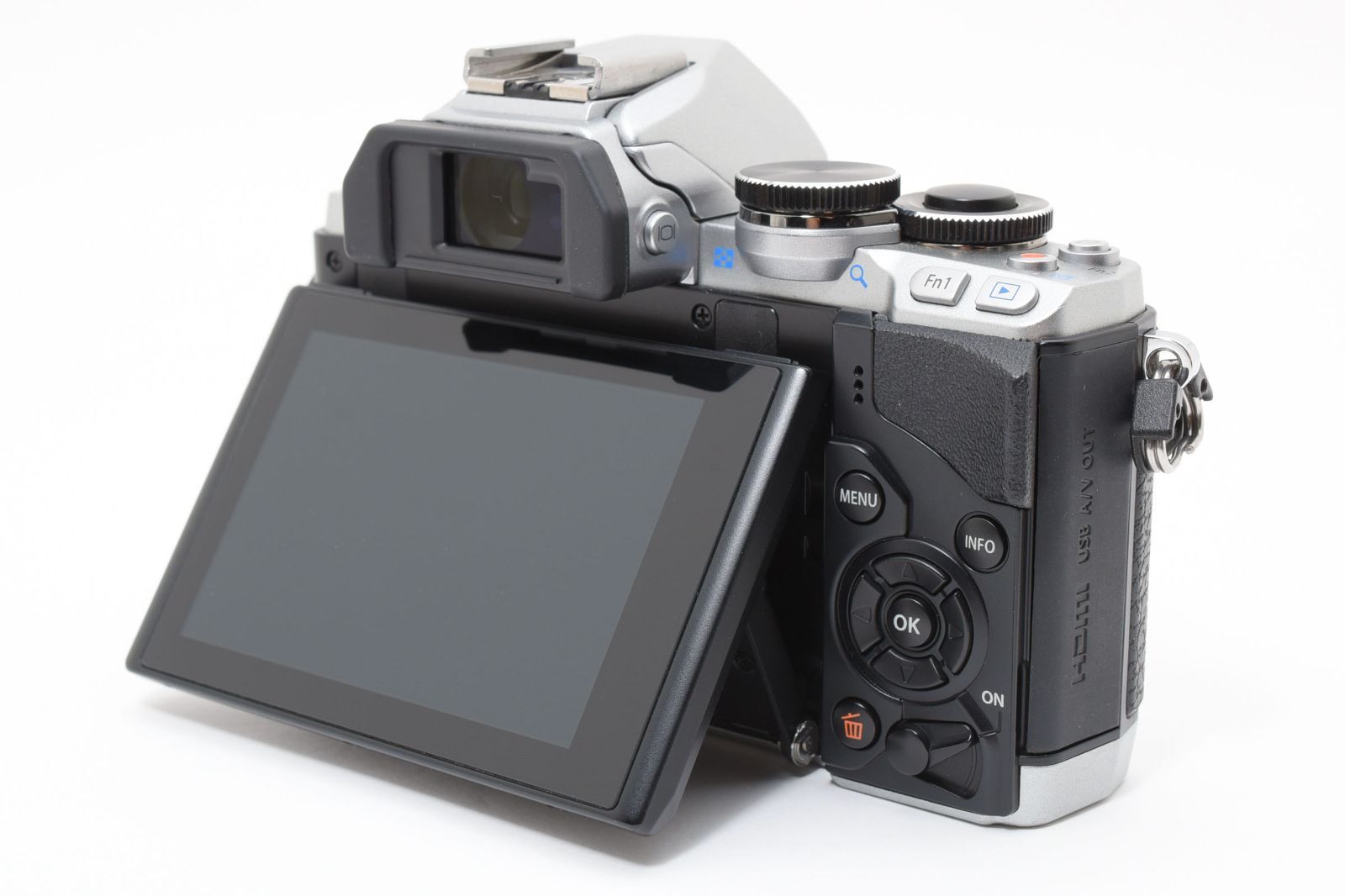 ☆極上☆ オリンパス OLYMPUS OM-D E-M10 ボディ シルバー 《ショット