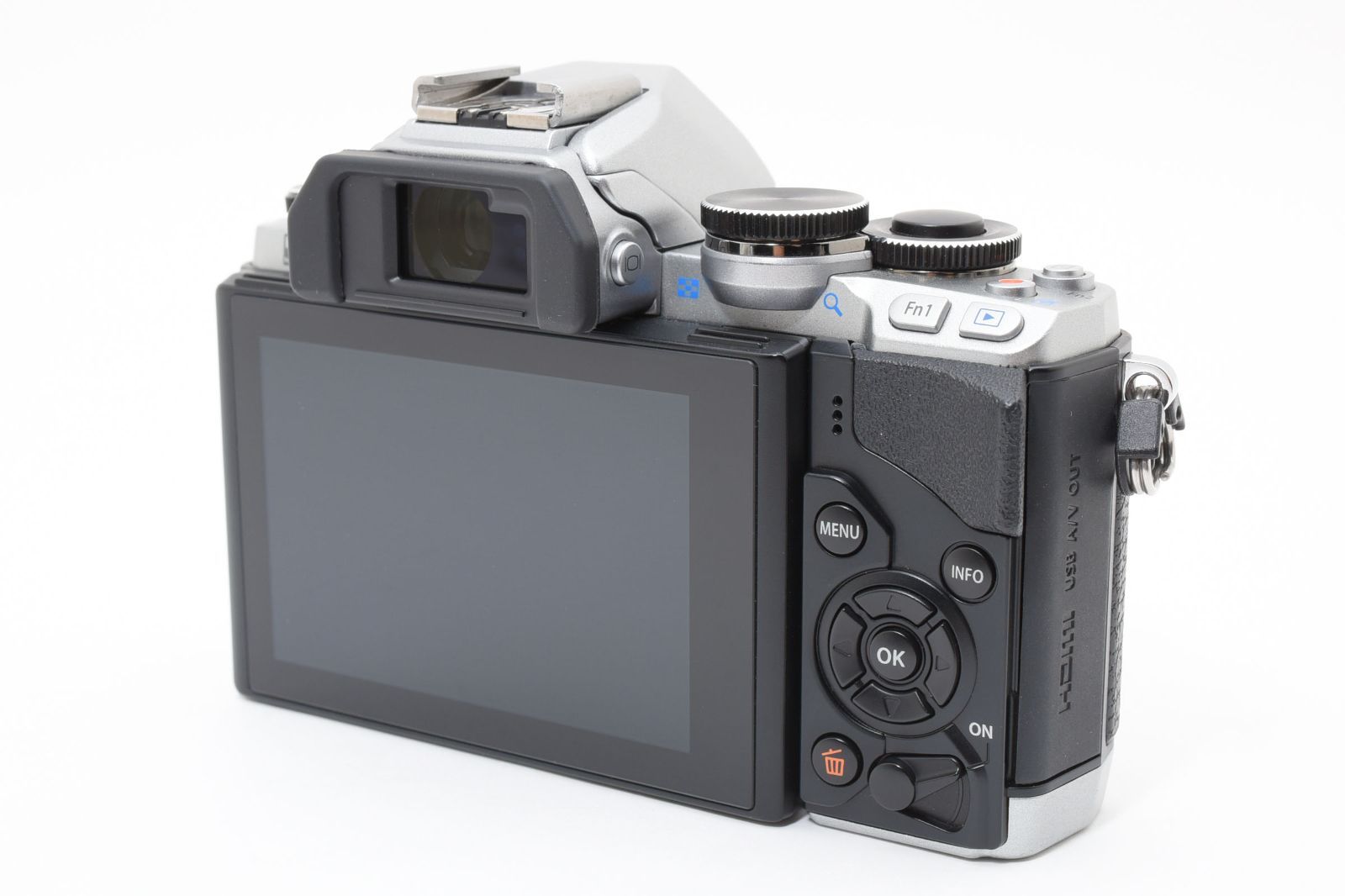 ☆極上☆ オリンパス OLYMPUS OM-D E-M10 ボディ シルバー 《ショット