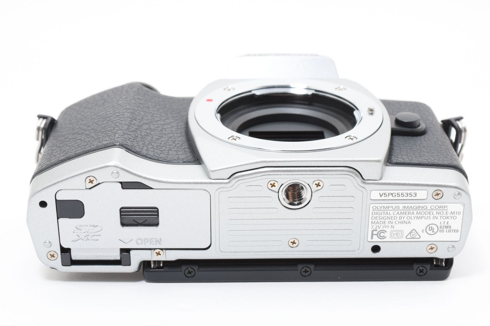 ☆極上☆ オリンパス OLYMPUS OM-D E-M10 ボディ シルバー 《ショット