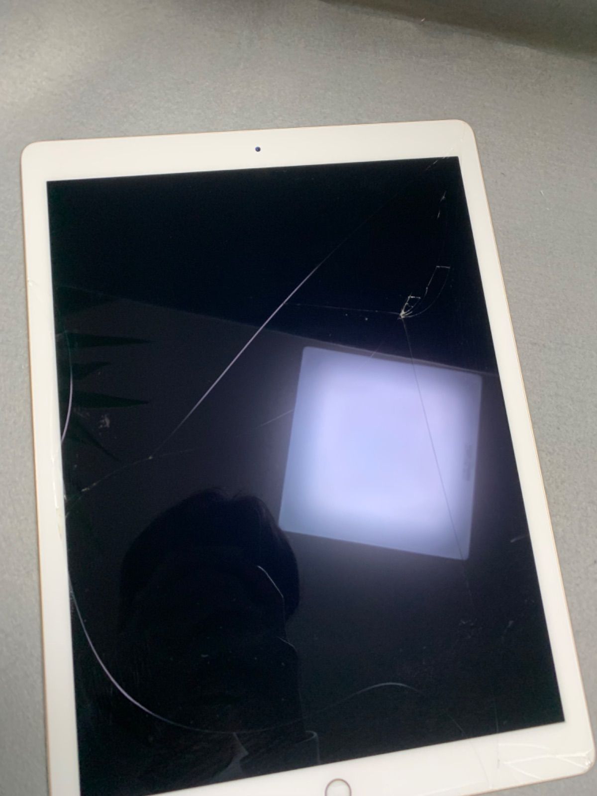 訳あり iPad Pro 第2世代 12.9インチ 512GB WiFi版 ゴールド色 - メルカリ