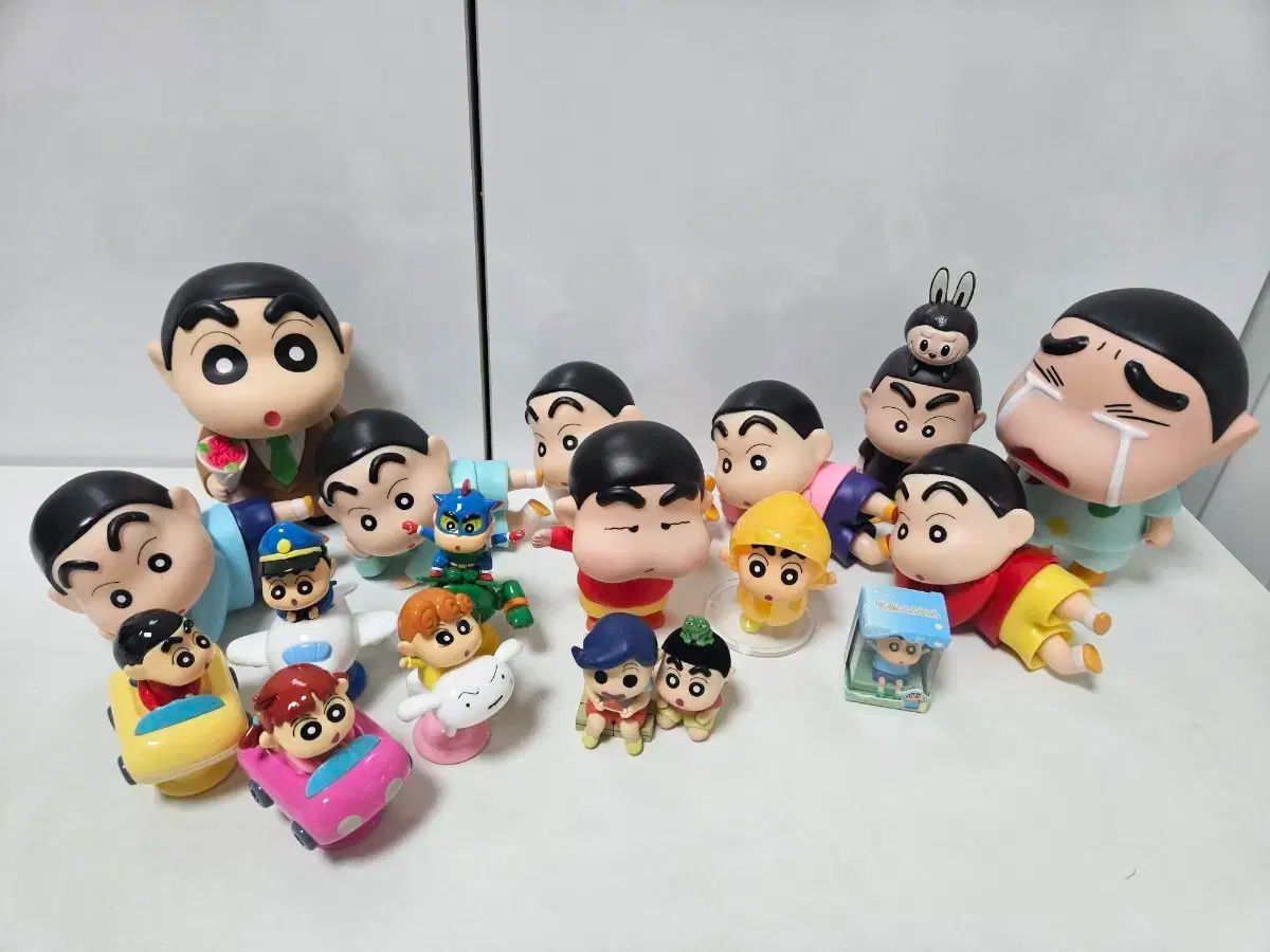 しん次元！クレヨンしんちゃん フィギュア まとめ売り 新品未開封】クレヨンしんちゃん等 フィギュア40点まとめ売り 中古