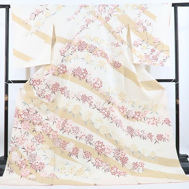 新品 手描き友禅 着物 仕付け糸付“春の薫りを追いかける梅と桜”訪問着 4589 百華❀Y4013◇作家物落款 手描き友禅 仕付け糸付 手縫い仕立て 牡丹 菊