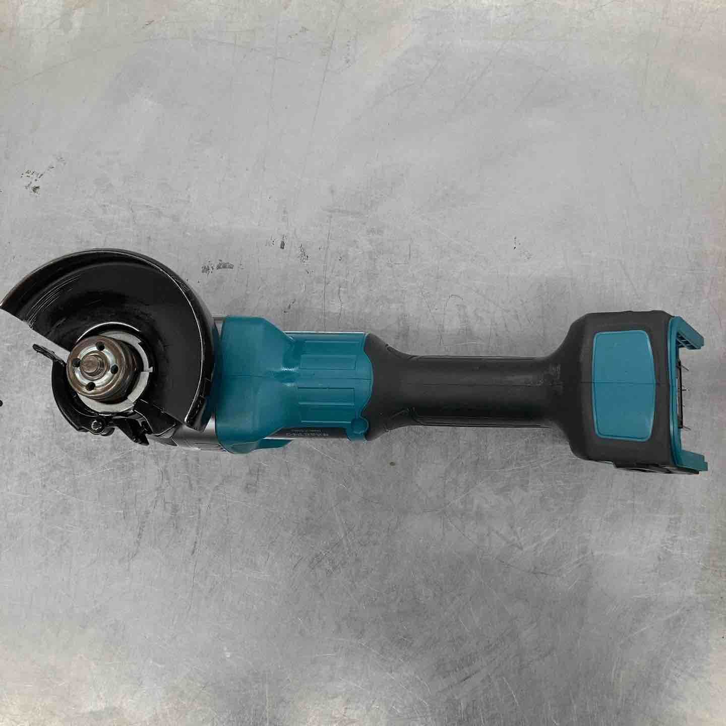 ☆マキタ(makita) 100mmコードレスディスクグラインダ GA001GZ【戸田店 