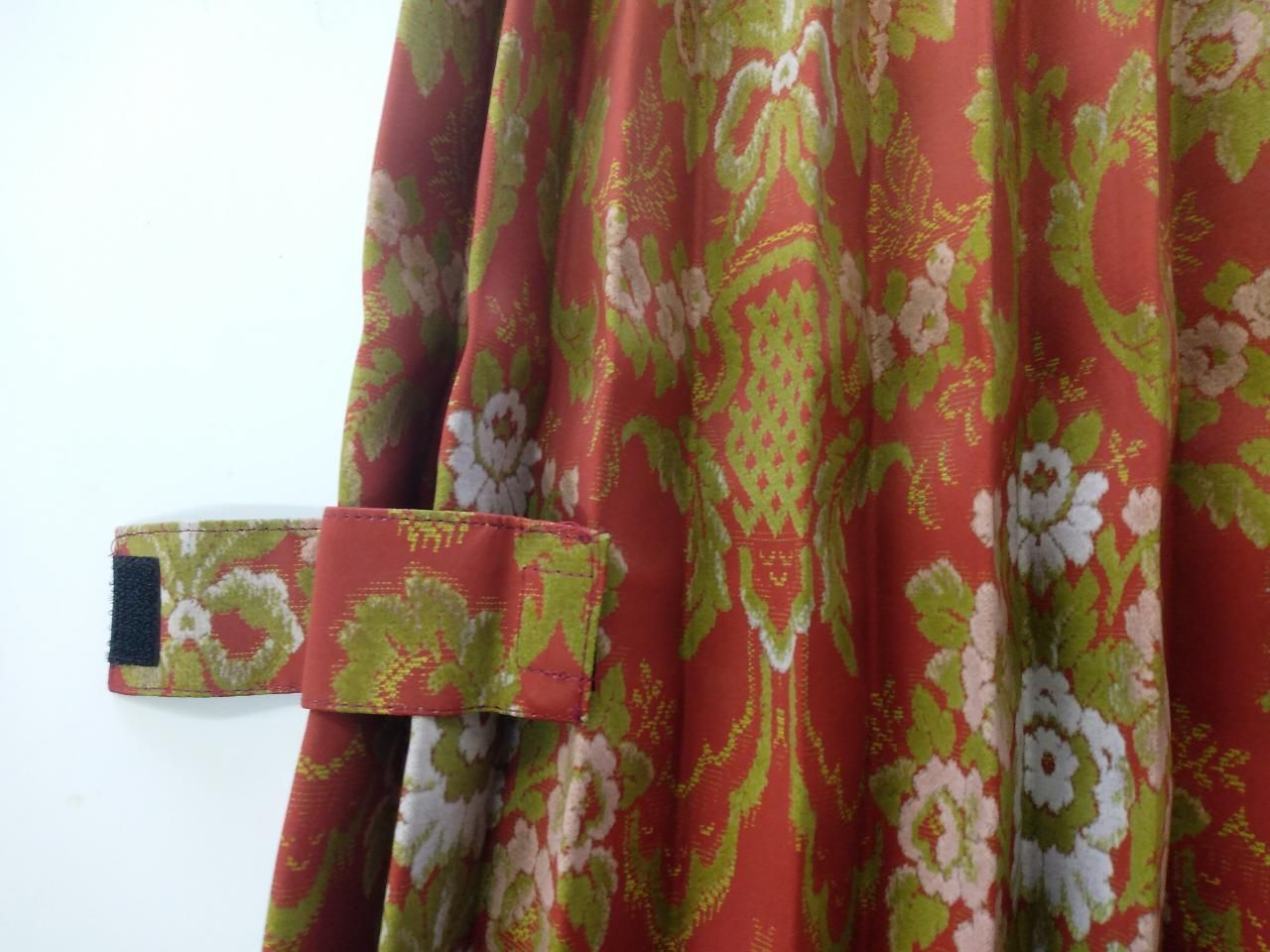 トラック用 仮眠カーテン 両面 HANAKAGO調 ワイン プリント仕様 2400