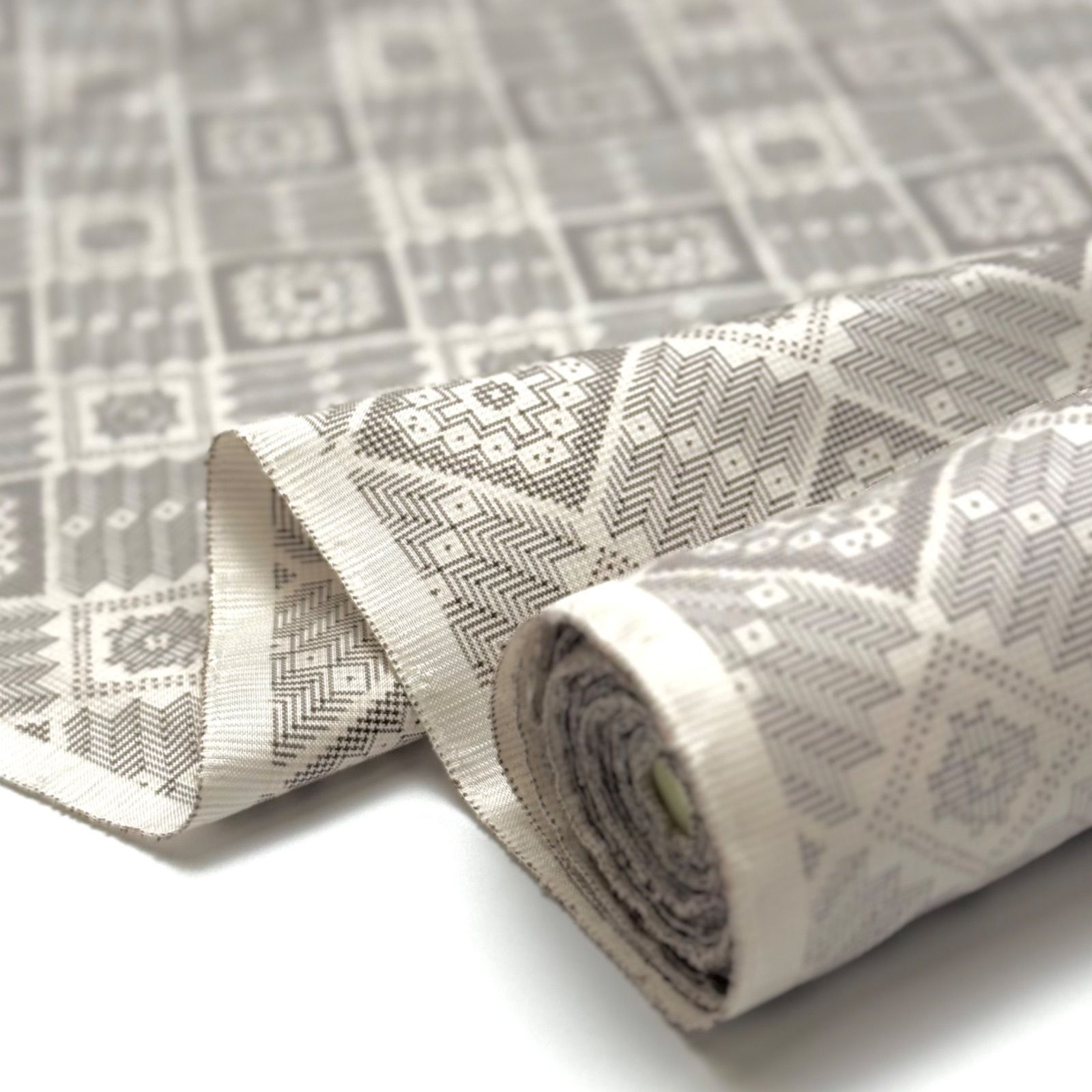 着物　本場奄美大島紬　白龍郷柄　一元絣　興紬工房　6623 着物本場奄美大島紬白龍郷柄一元絣興紬工房6623