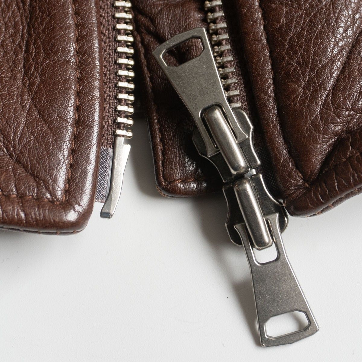 雰囲気抜群】 DEUS EX MACHINA × BREITLING 【シングルライダース  