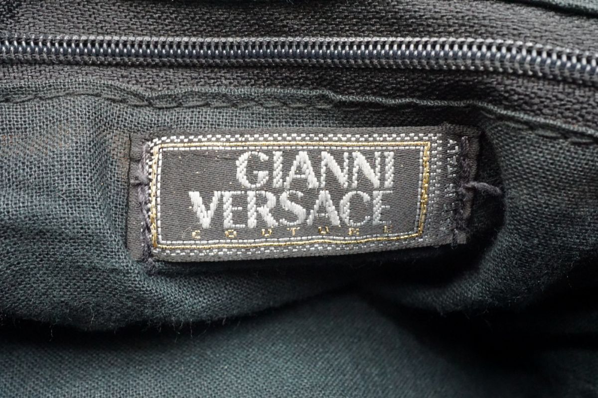 【超レア】ジャンニ・ベルサーチ メデューサ バックパック レア ラ メドゥーサ ナイロン バックパック | VERSACE JP