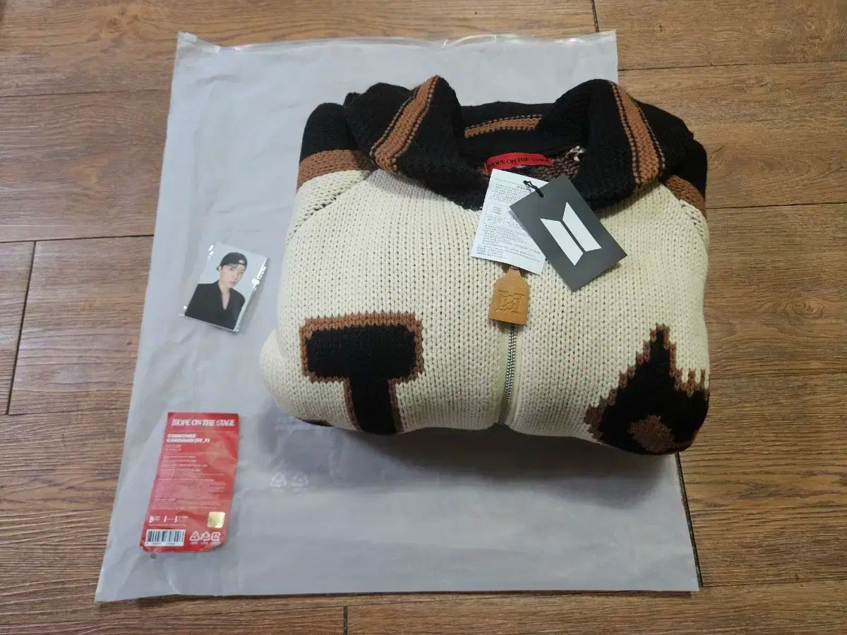 新品) BTS ジェイホープ(J-HOPE・ホソク・ホビ) カウチン カーディガン