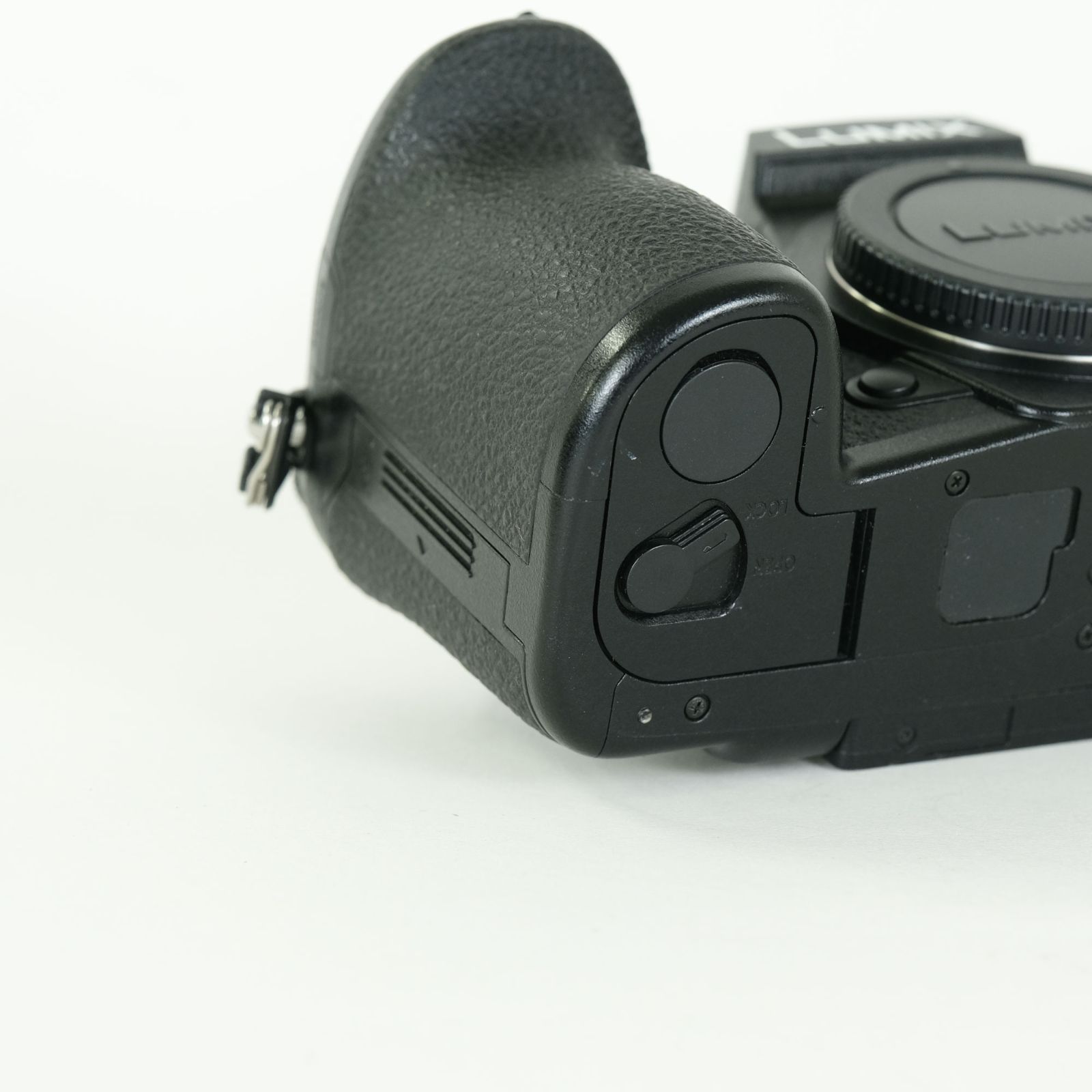 LUMIX DC-G9 PRO 美品　シャッター1,136回 良品 | シャッター数11,810回｜L型ブラケット付] Panasonic LUMIX DC