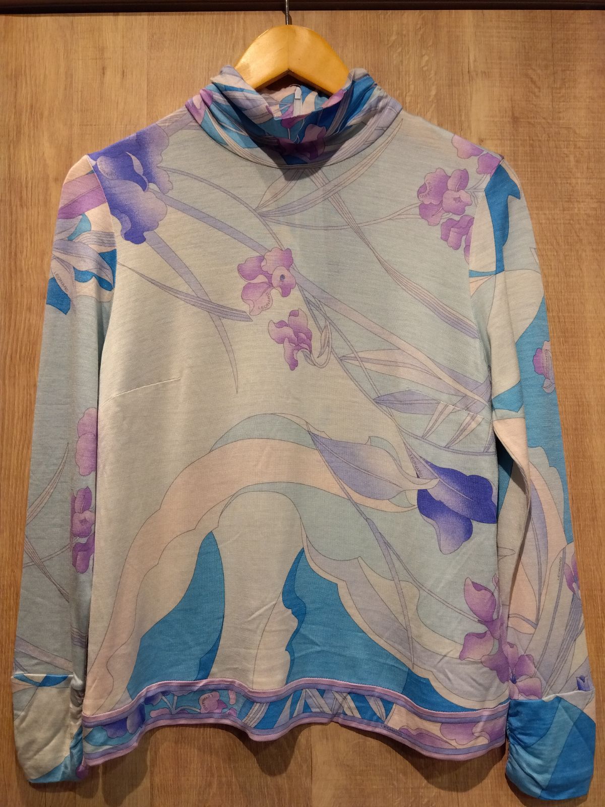 レオナール　トップス　シルクウール レオナール、美品トップス 長袖 ウールシルク 美品 レオナール LEONARD