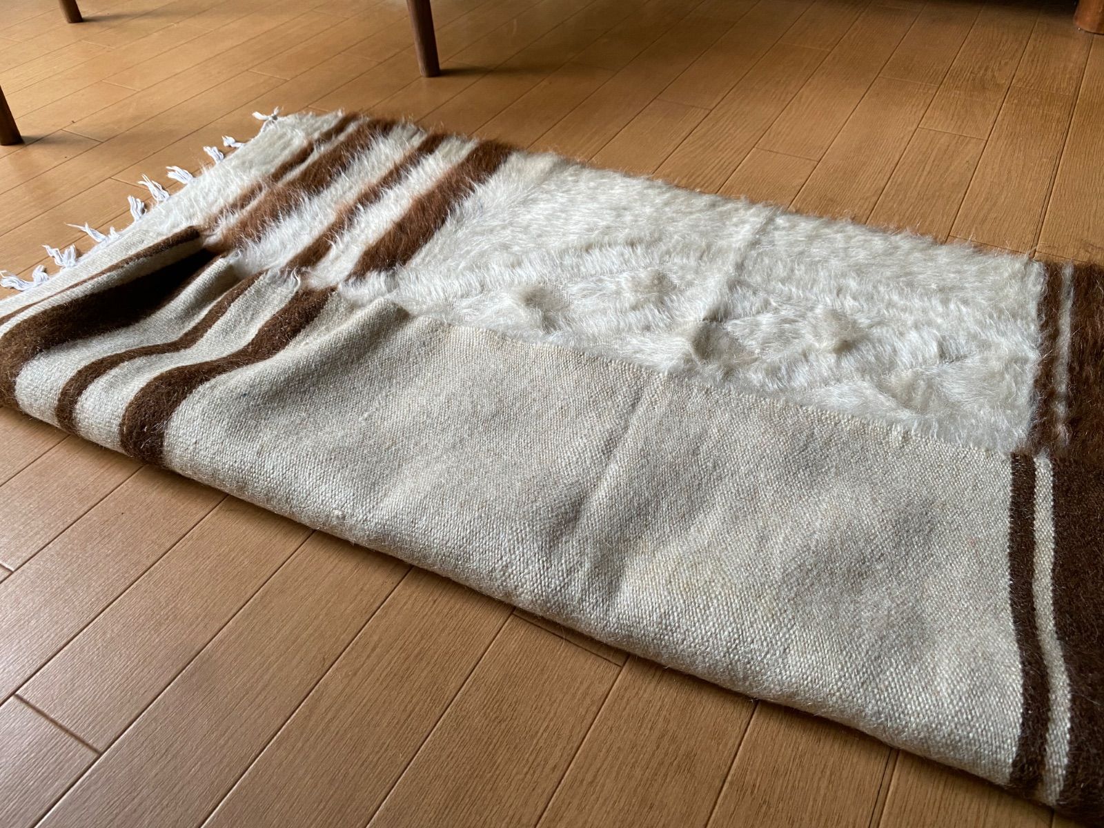 大人気のヴィンテージ白が基調のシイルトバッタニイェ！やっと再入荷