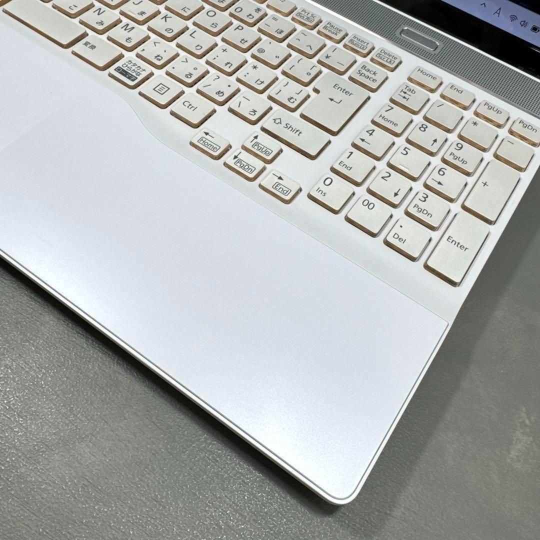 【極上品】富士通プレミアムホワイト☘8世代corei7☘️SSD512+1TB 極上品】富士通プレミアムホワイト☘8世代corei7☘️SSD512+1TB - メルカリ