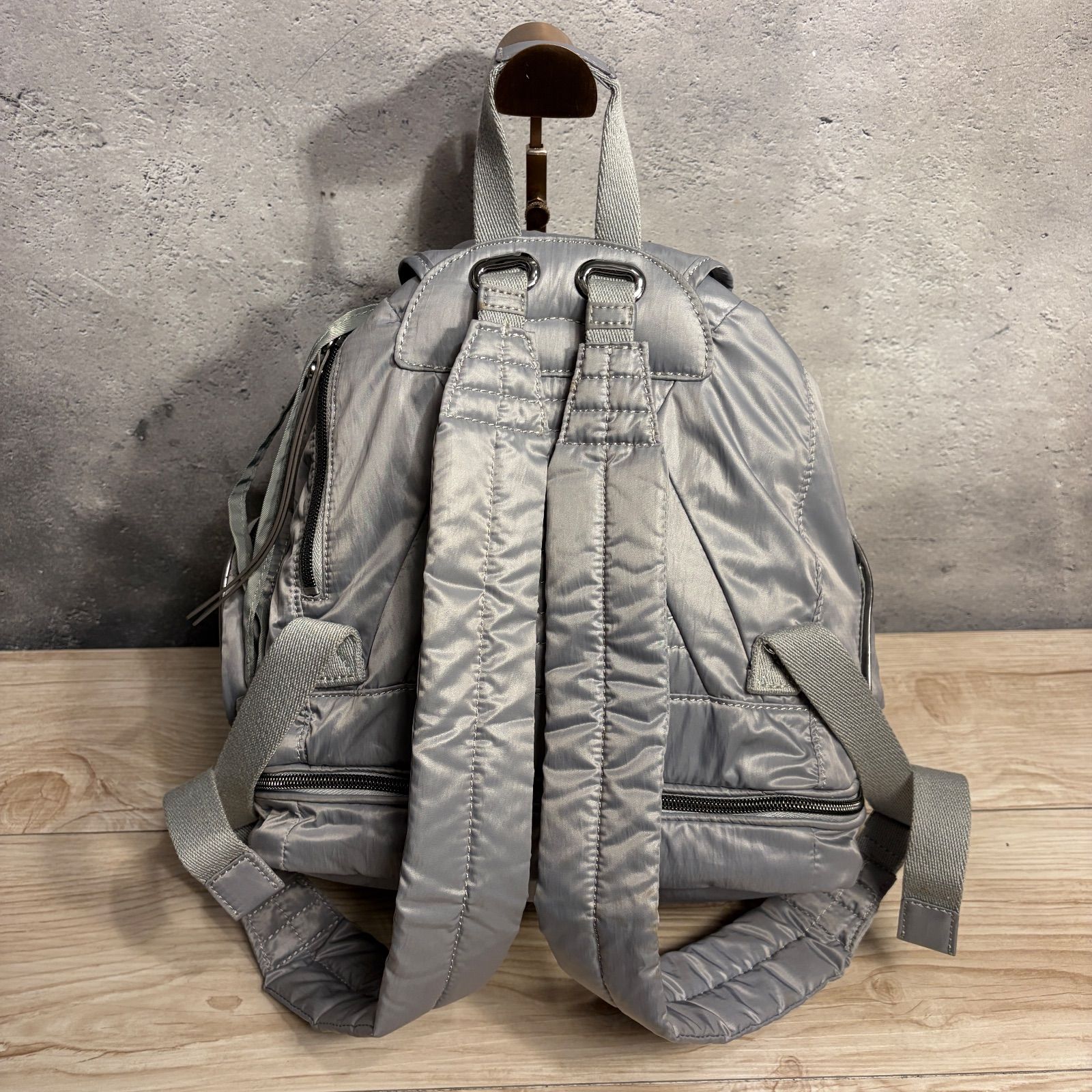 ✨DIESEL ディーゼル リュック シルバー✨ 大容量 バックパック ユニ