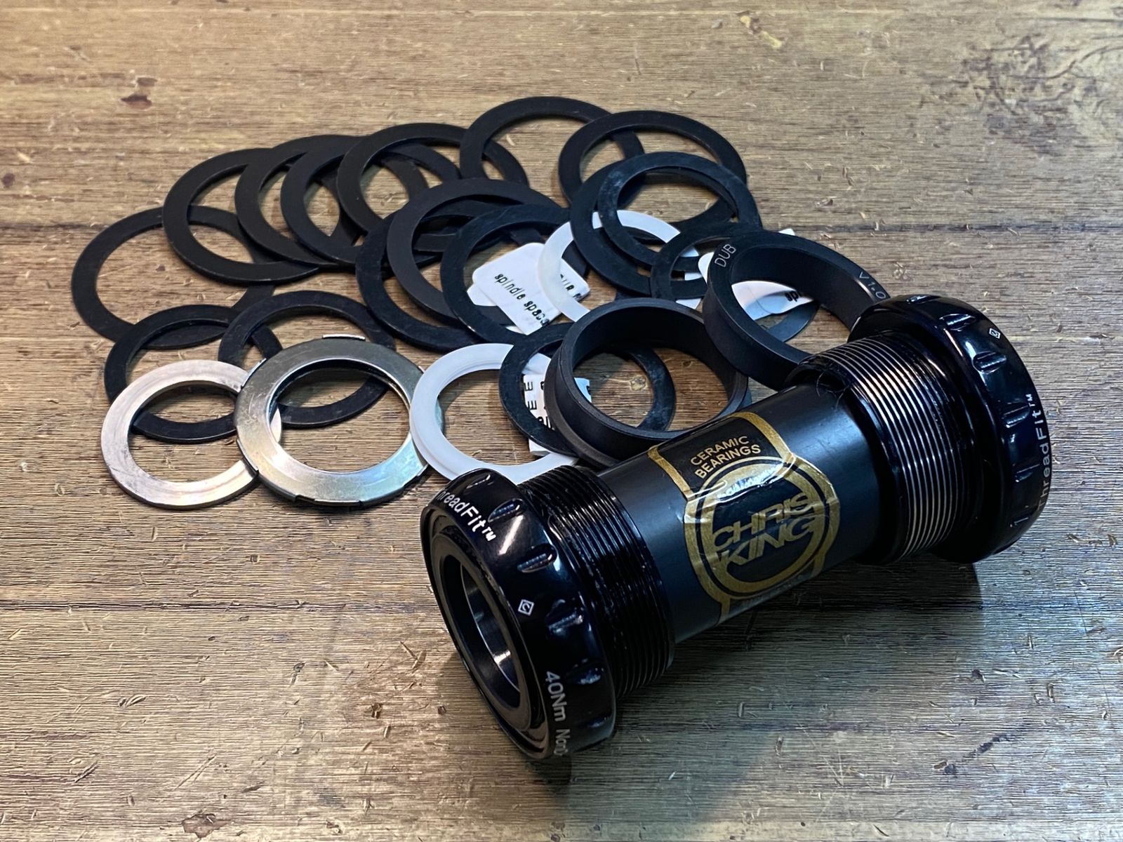 IP695 クリスキング CHRIS KING Thread Fit ボトムブラケット ceramic