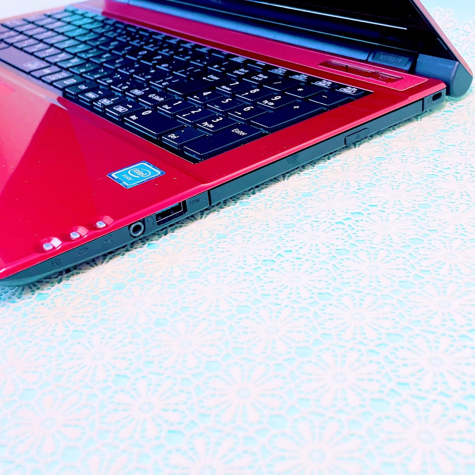 初心者おすすめ❣️初期設定済み！可愛い赤ノートパソコン✨️DVD視聴カメラ・テンキー 初心者おすすめ❣️初期設定済みですぐ使える✨薄型ノートパソコン