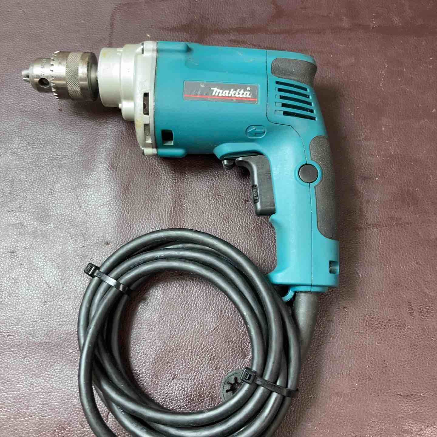 中古品】 マキタ(makita) 振動ドリル HP1040 電気ドリル 【東大和店 
