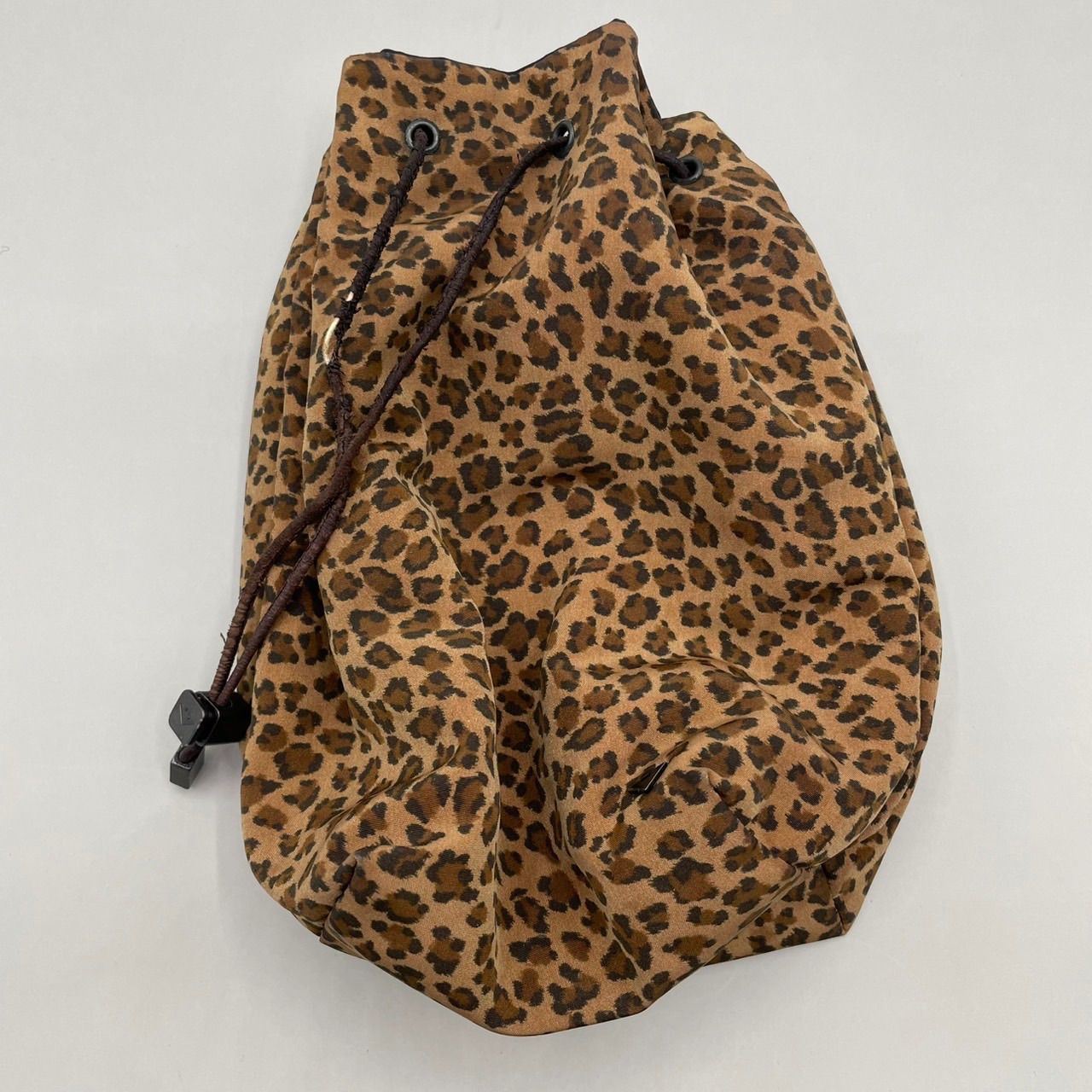 未使用品　BOTTEGA VENETA 　巾着　バッグ　ナイロン ヒョウ柄 美品 タグ付き BOTTEGA VENETA ボッテガヴェネタ ハンドバッグ 巾着