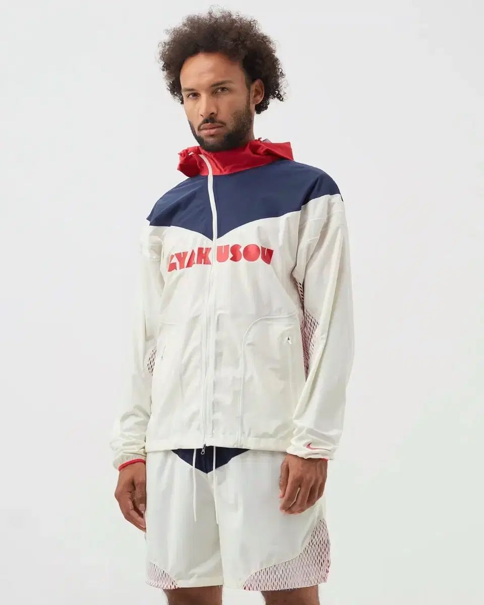 ナイキ　ギャクソウ　アンダーカバー　ジャケット　スポーツ　ナイロン　3レイヤー NIKE×UNDERCOVER GYAKUSOU ナイロンジャケット703041-015 703041-015