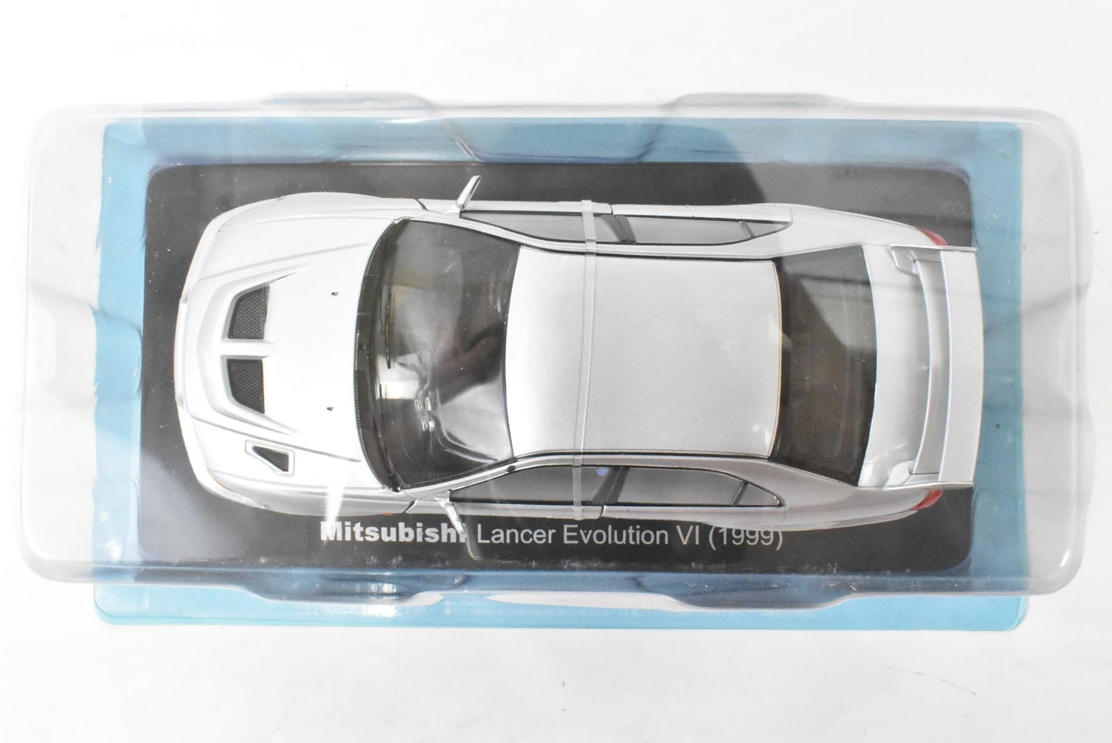 【15p美品】エンティティー Clutch with chain - Grained shiny calfskin & gold-tone metal