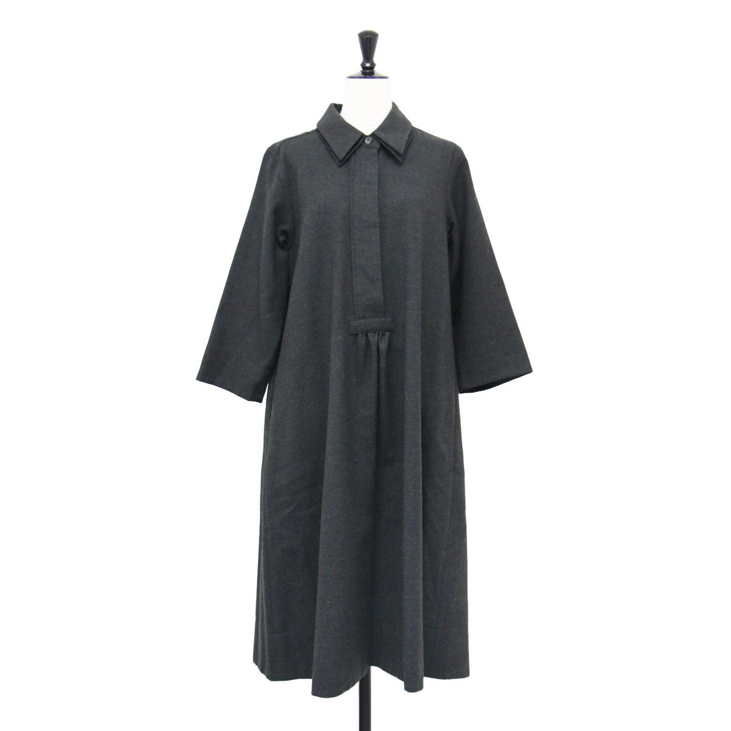 新品タグ付 マーガレットハウエル コットンウール新型襟付きドレスワンピース 8万 MARGARET HOWELL マーガレットハウエル ワンピース グレー 2(M) ウール