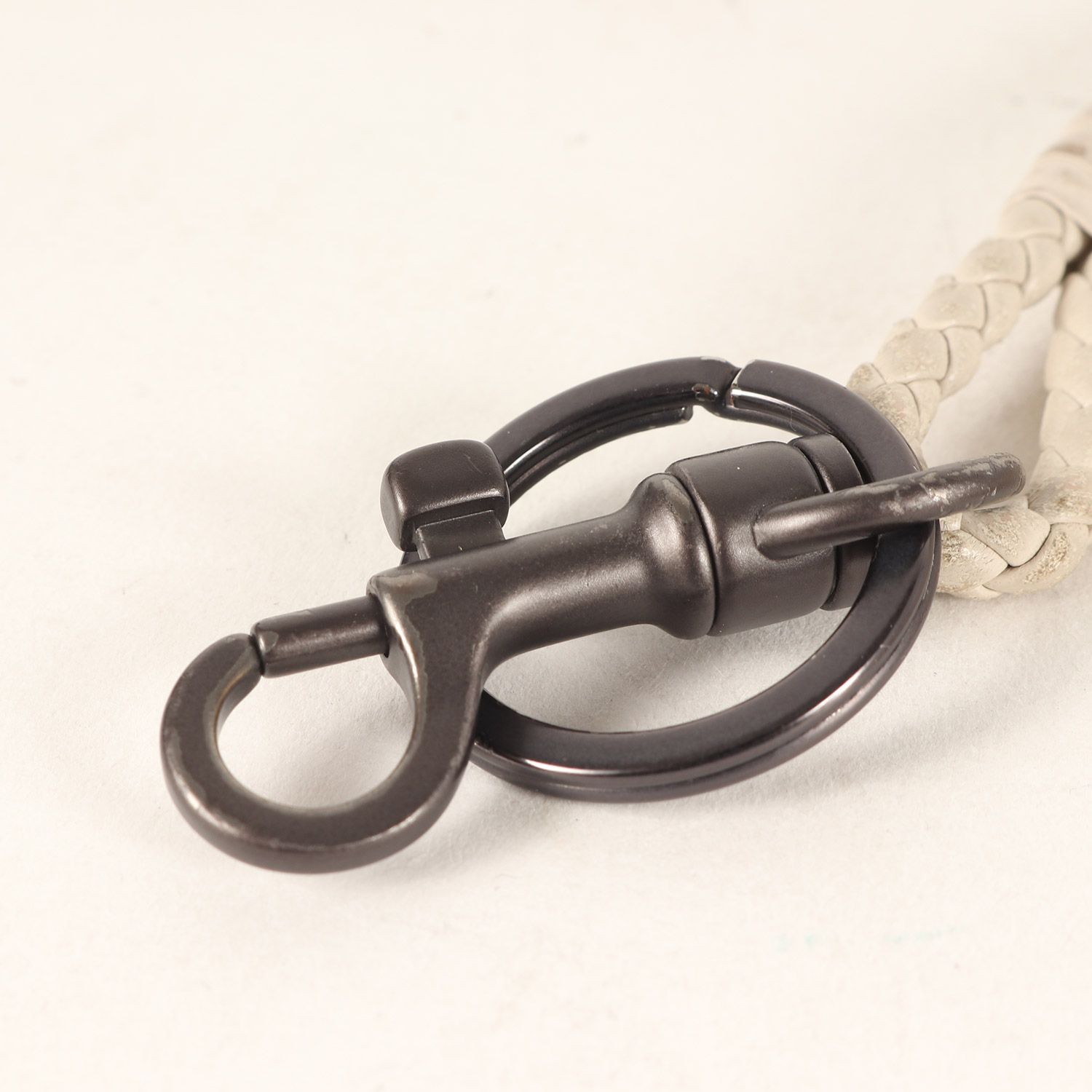 BOTTEGA VENETA ボッテガヴェネタ イントレチャート ネックストラップ