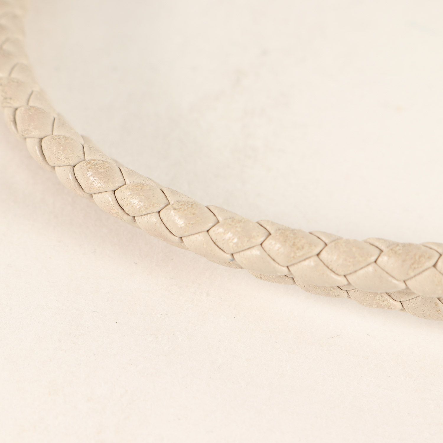 BOTTEGA VENETA ボッテガヴェネタ イントレチャート ネックストラップ