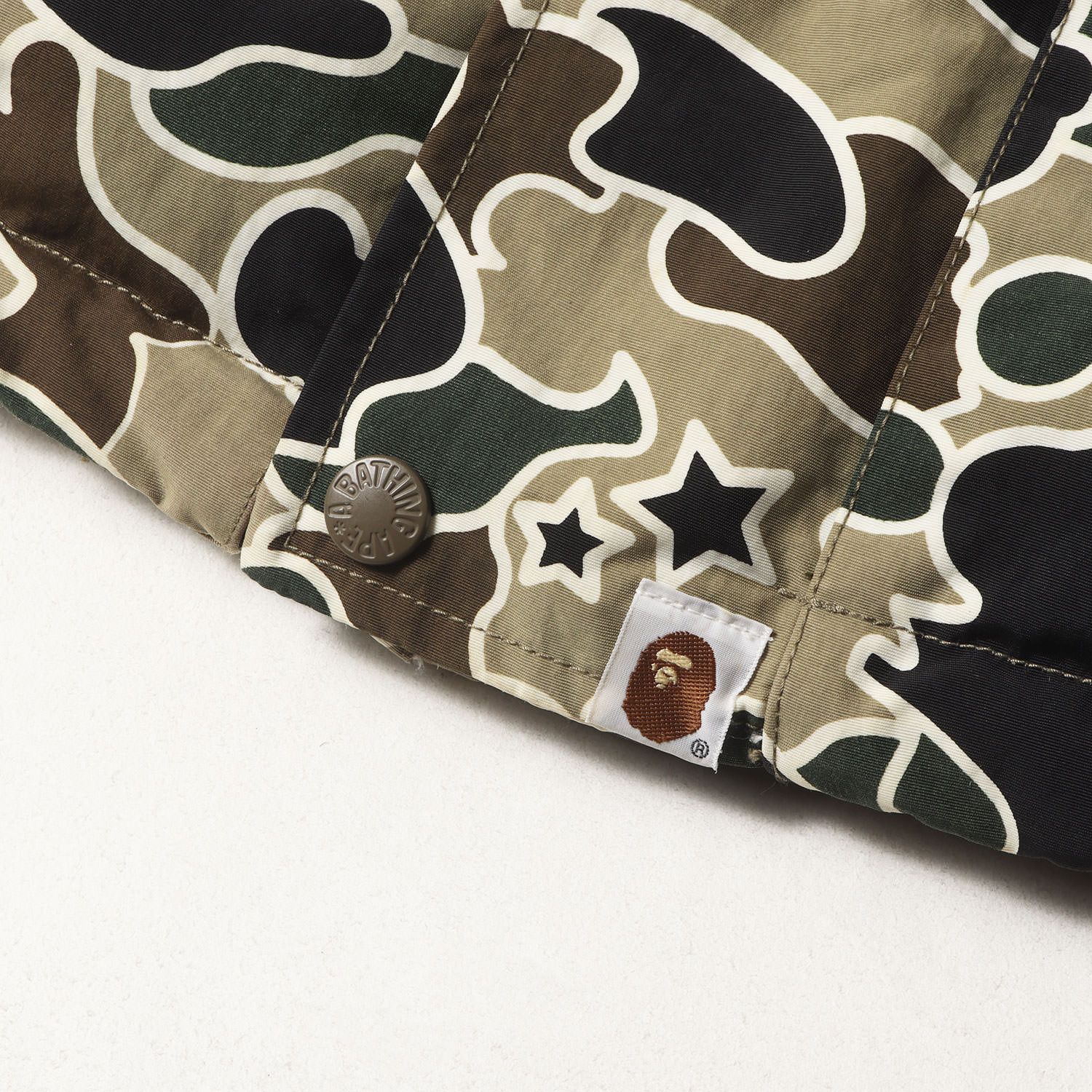 【SALE中】A BATHING APE スターカモ ダウンジャケ A BATHING APE ア ベイシング エイプ ジャケット グリーンカモ サイズ