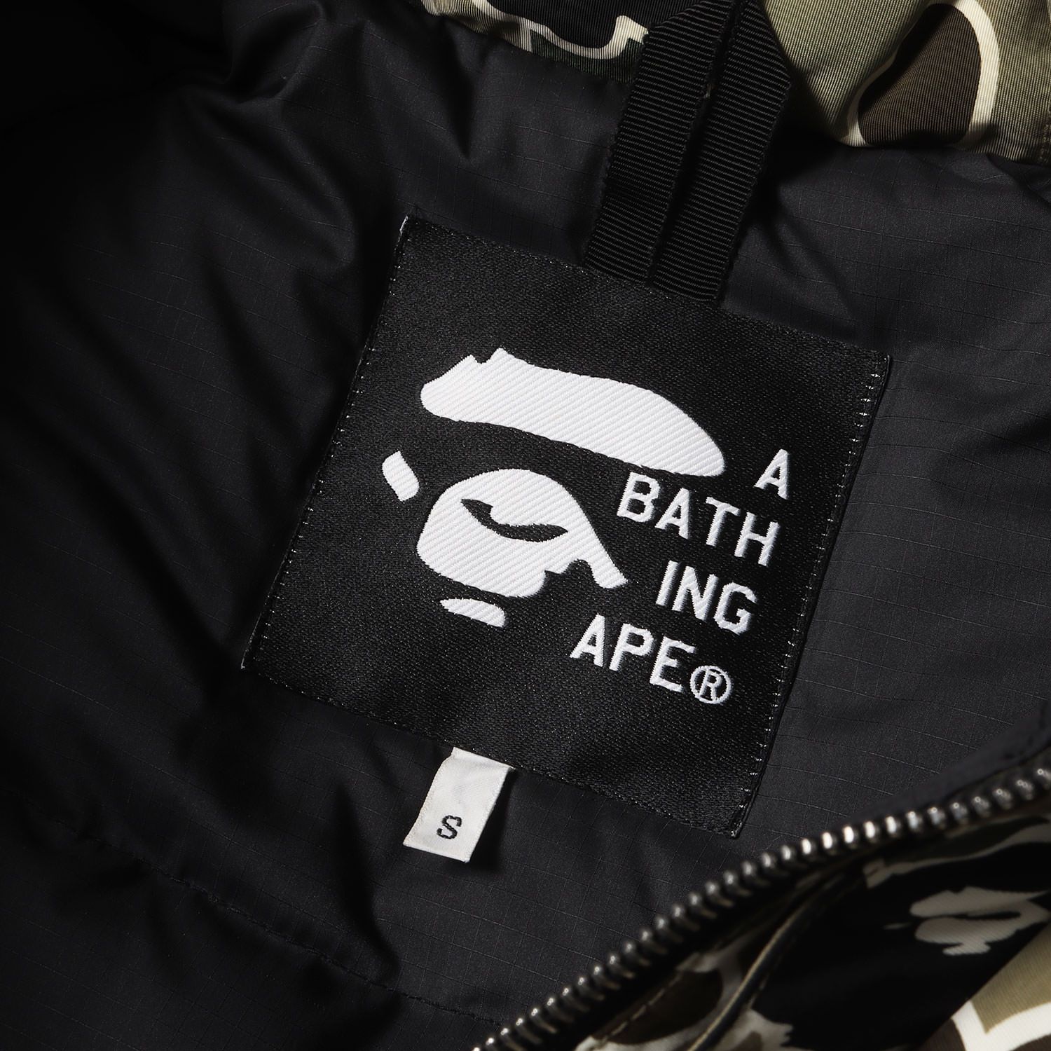 A BATHING APE ア ベイシング エイプ ジャケット グリーンカモ サイズ
