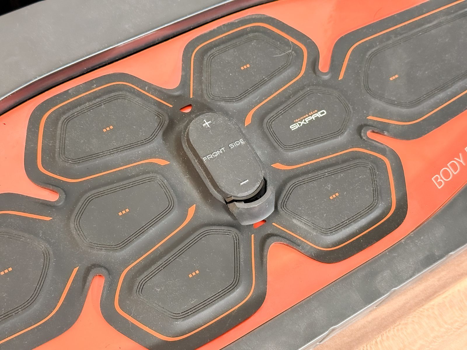 SIXPAD 中古 SIXPAD ボディリボリューション 中古動作確認済み 付属品あり - メルカリ