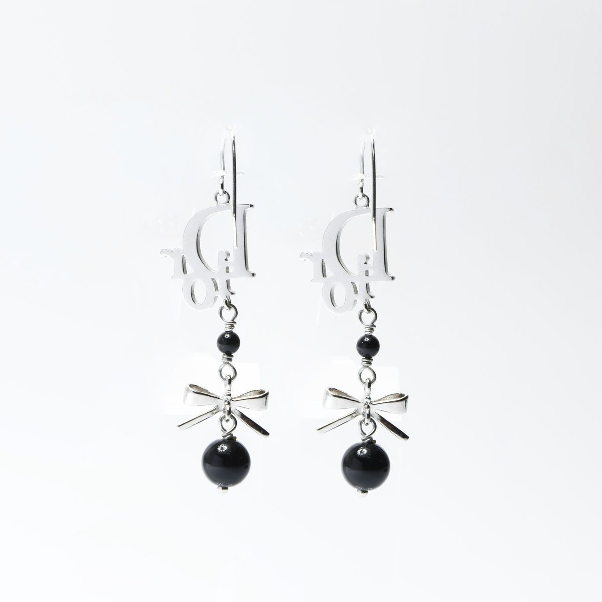 Christian Dior クリスチャンディオール ピアス ロゴ リボン - メルカリ